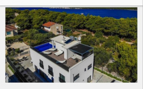 VILLA PETRA